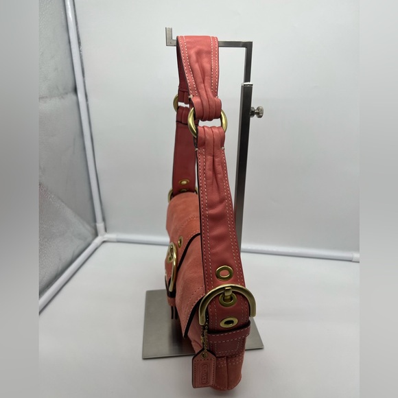 COACH 8A18 VINTAGE Y2K Soho Demi Flap Salmon Pink Suede Shoulder Baguette Bag - Picture 4 of 17